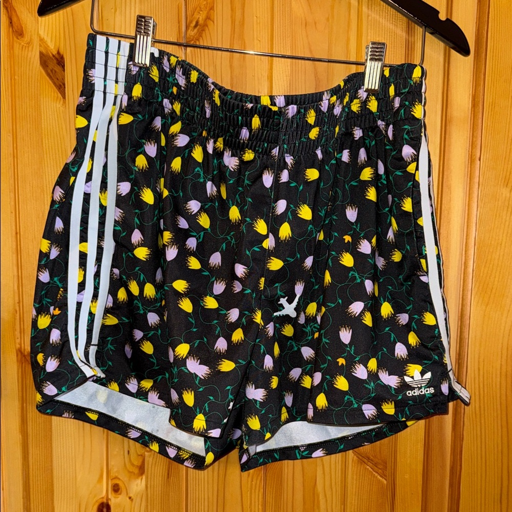 Adidas originals AOP women’s shorts-XL•black w yellow tulips-